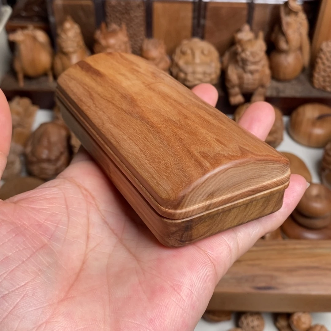 L***n檀香木手串/手链盒子