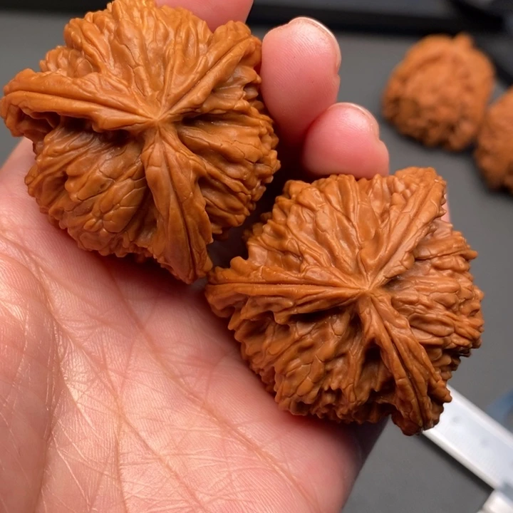 矛***羊文玩核桃吊坠核桃核桃