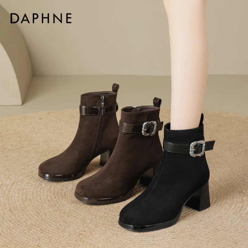 达芙妮品牌正品绒面马丁靴2025年新款气质高跟鞋复古短靴时装靴女