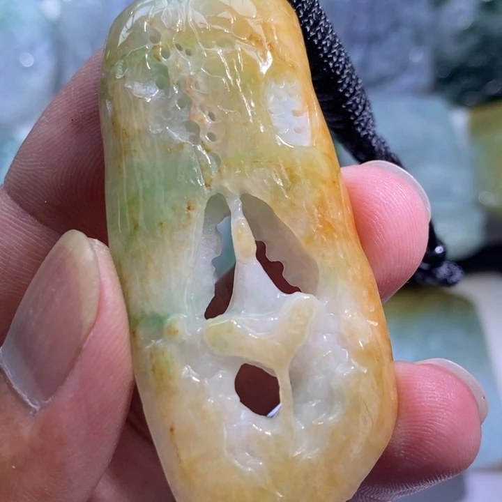 【闪购商品】翡翠未镶嵌颈饰1111111111