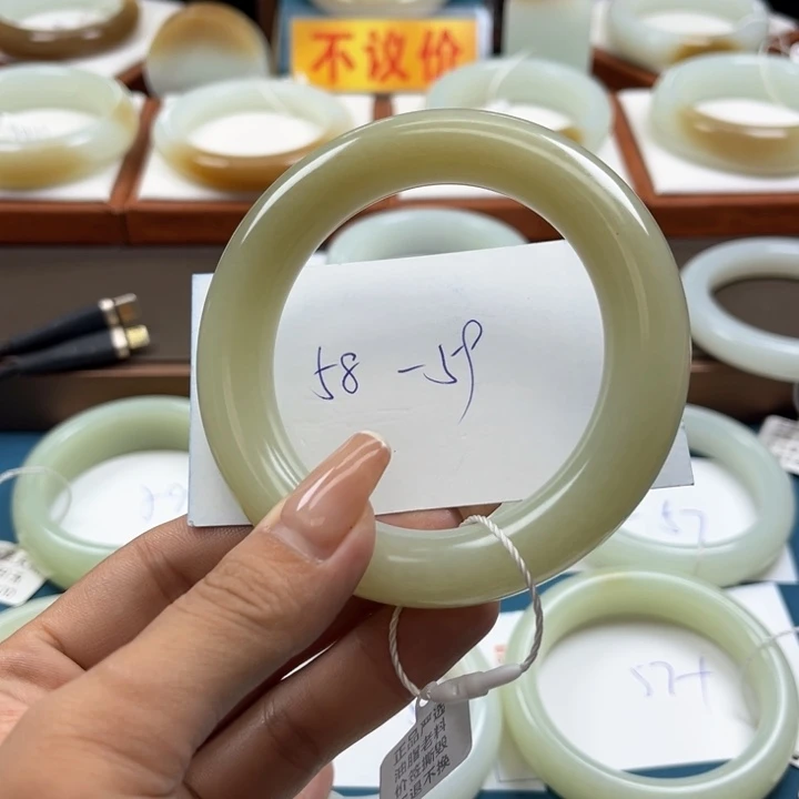 和田玉手镯未镶嵌五*雨