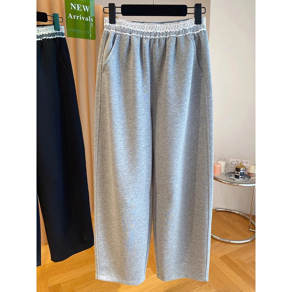 胖妹妹大码灰色香蕉卫裤女早春秋2025新款宽松百搭蕾丝拼接长裤子