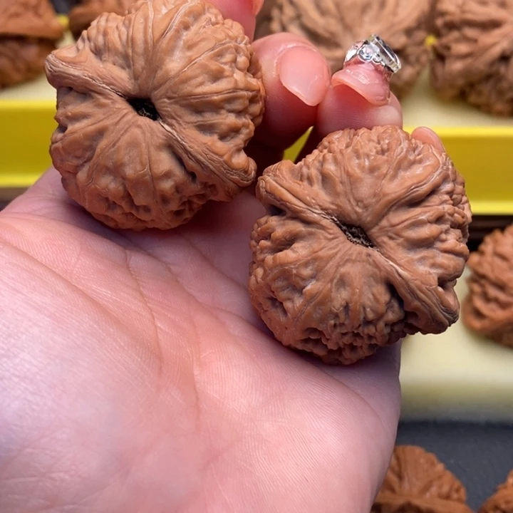 性***善文玩核桃把件109平谷元宝40