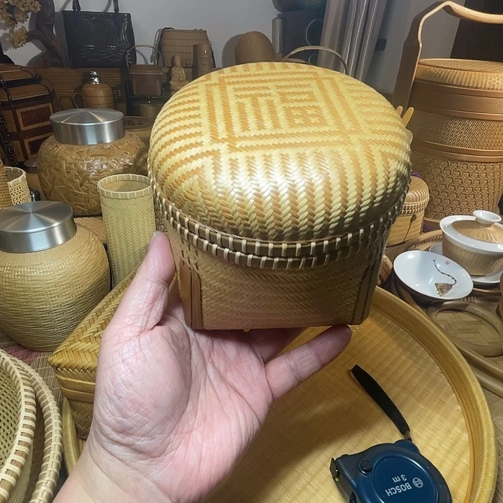 东阳竹编胡师傅帽盒