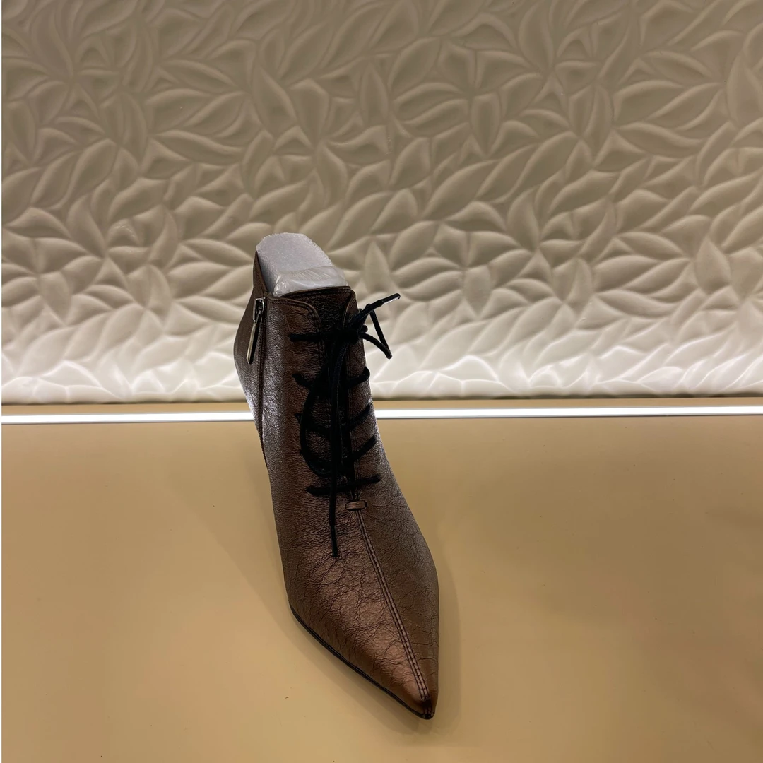 【微时尚】新款夏秋牛皮尖头气质复古褶皱设计款女士单鞋D007