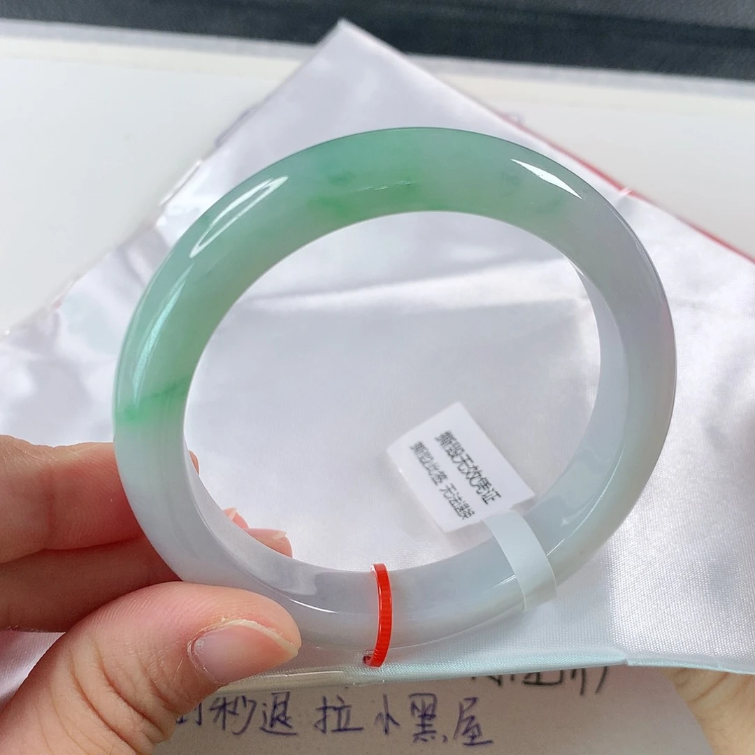 翡翠手镯未镶嵌①⑦⑦
