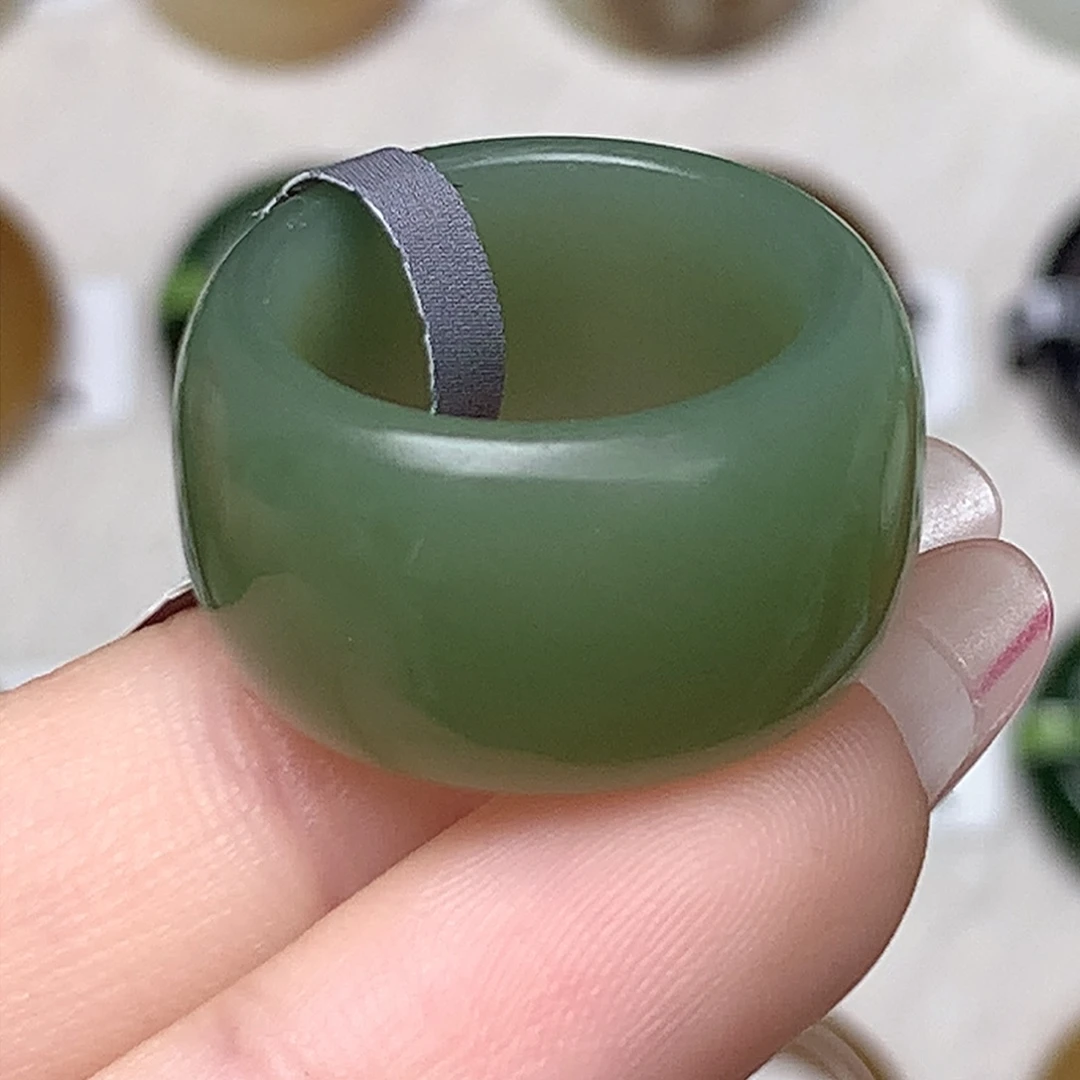 未镶嵌戒指和田玉
