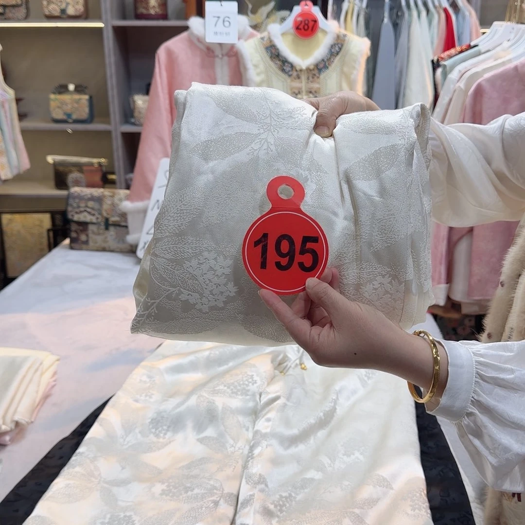 雨***宝非遗传承人的精神风貌和精神