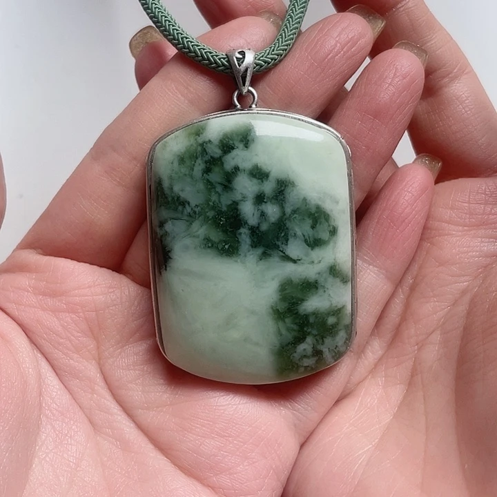 透闪石-蛇纹石玉颈饰银S925镶嵌肖****?