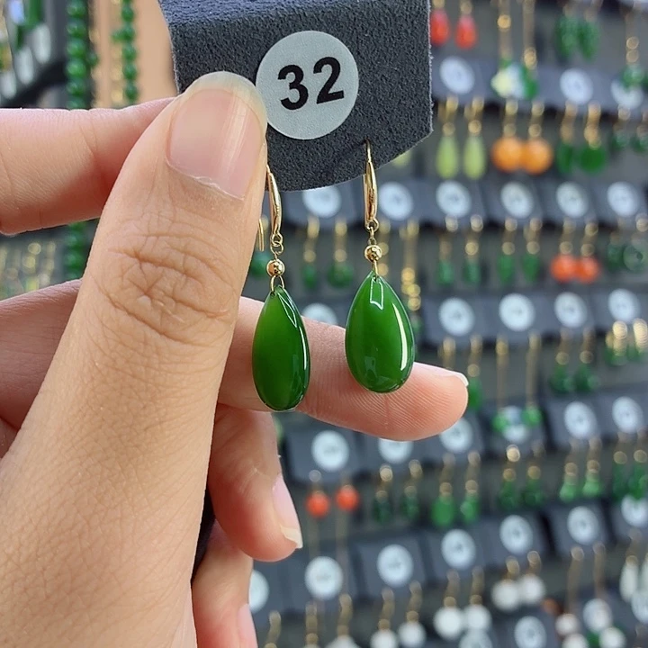 18K金镶嵌和田玉耳饰