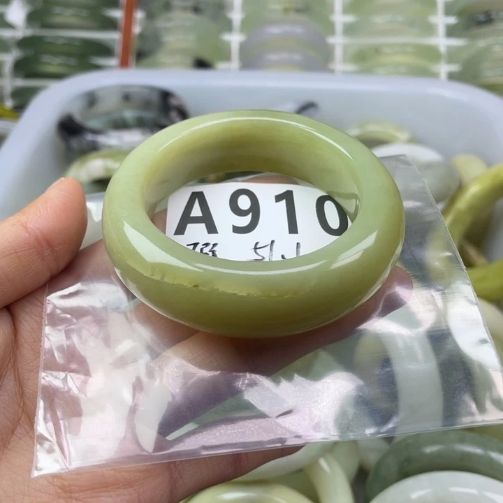 益***子蛇纹石玉未镶嵌手镯