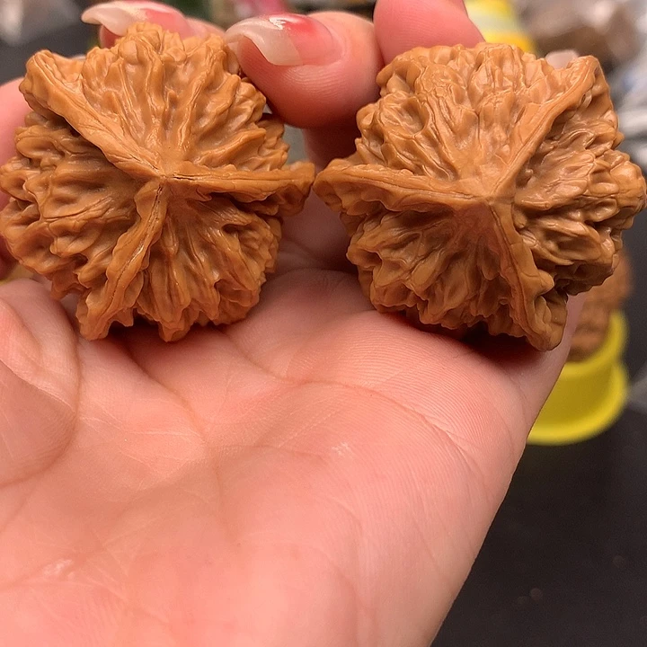 文玩核桃吊坠40三棱