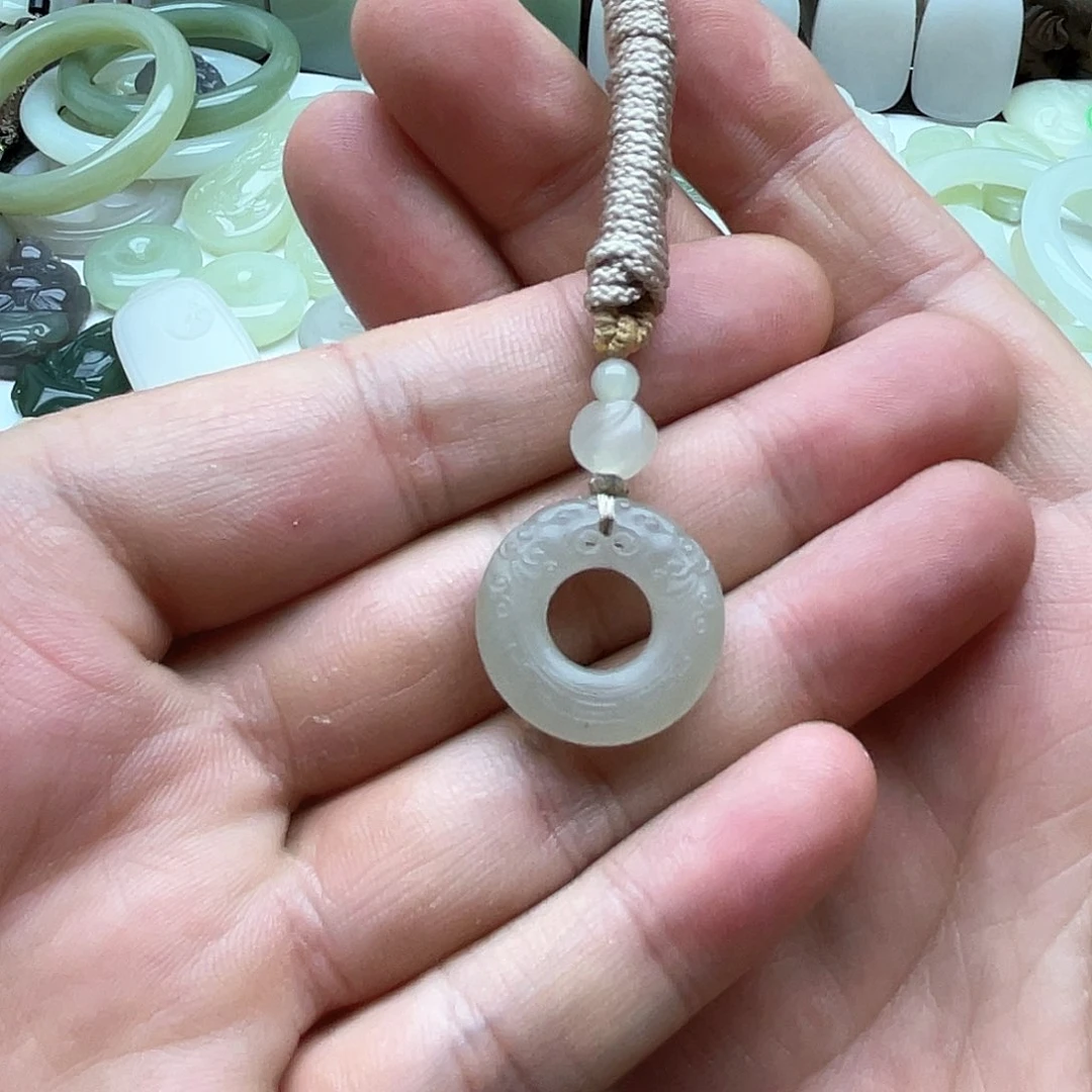 和田玉圆形吊坠未镶嵌眉****）