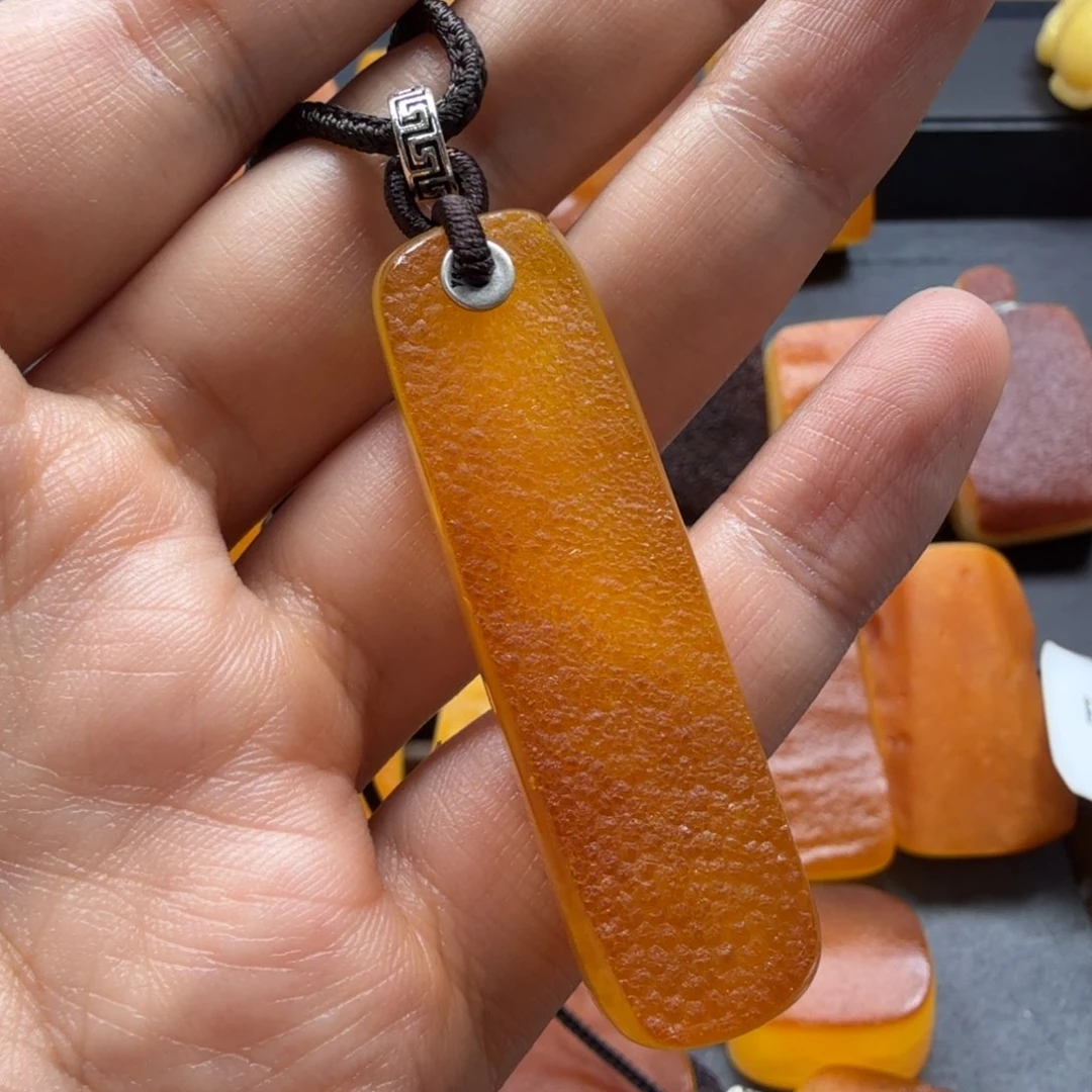 未镶嵌吊坠(赠链)琥珀