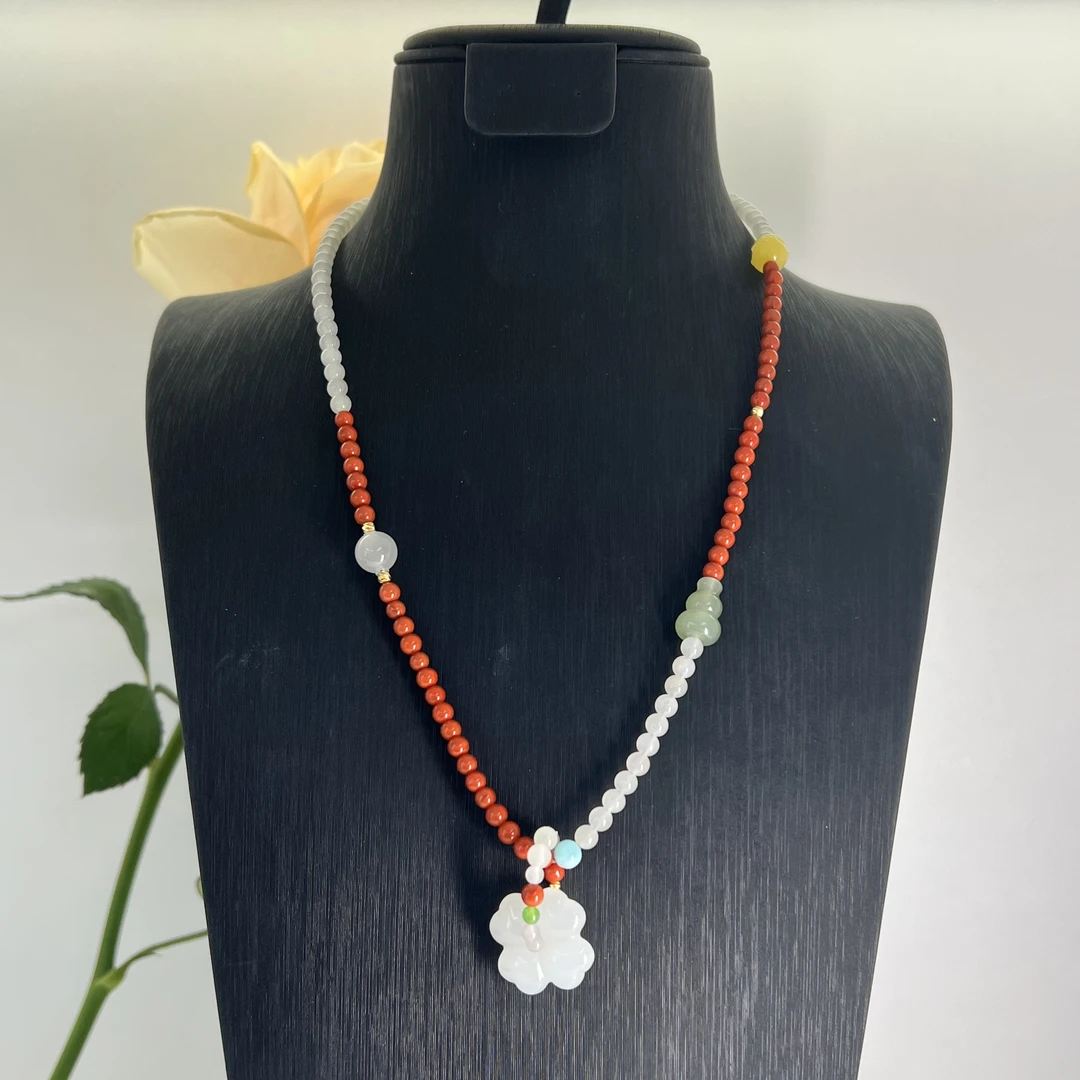 壹屿珠宝 和田玉典藏小花颈饰