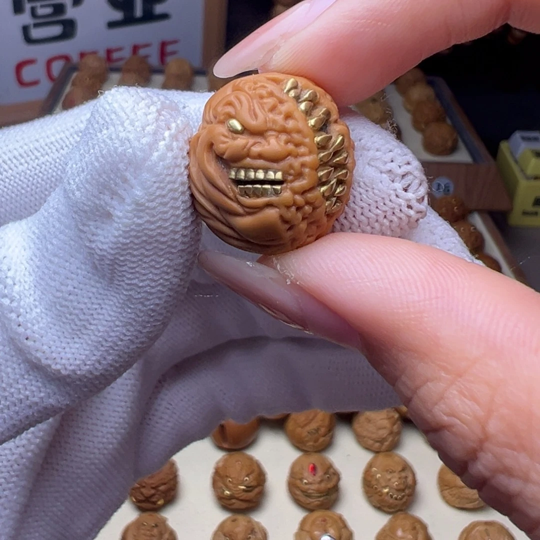 猴头核桃把件镶嵌款吞噬小丑全品有正常封口线