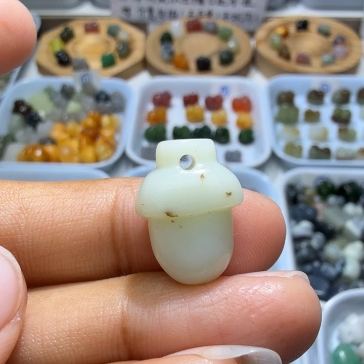 和田玉未镶嵌珠宝奇石