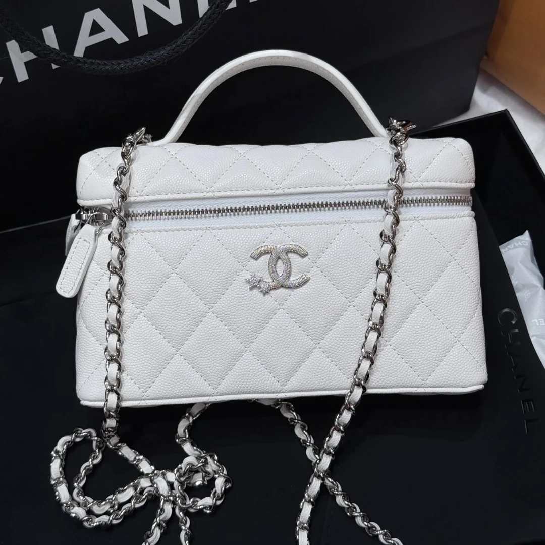 未使用 Chanel/香奈儿 25b星星 lp化妆盒 白色 7月票