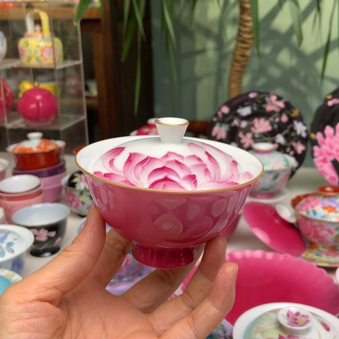 景德镇莲瓣高脚盖碗