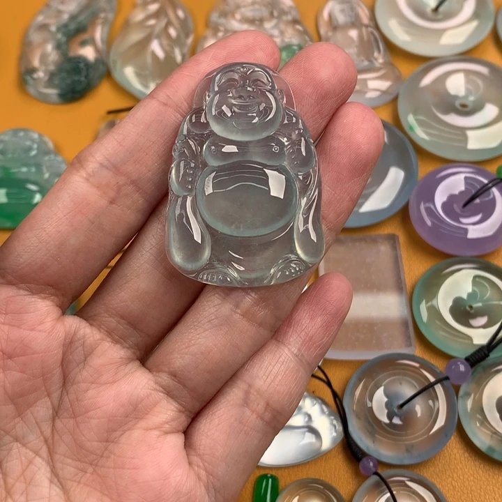 颈饰未镶嵌翡翠….