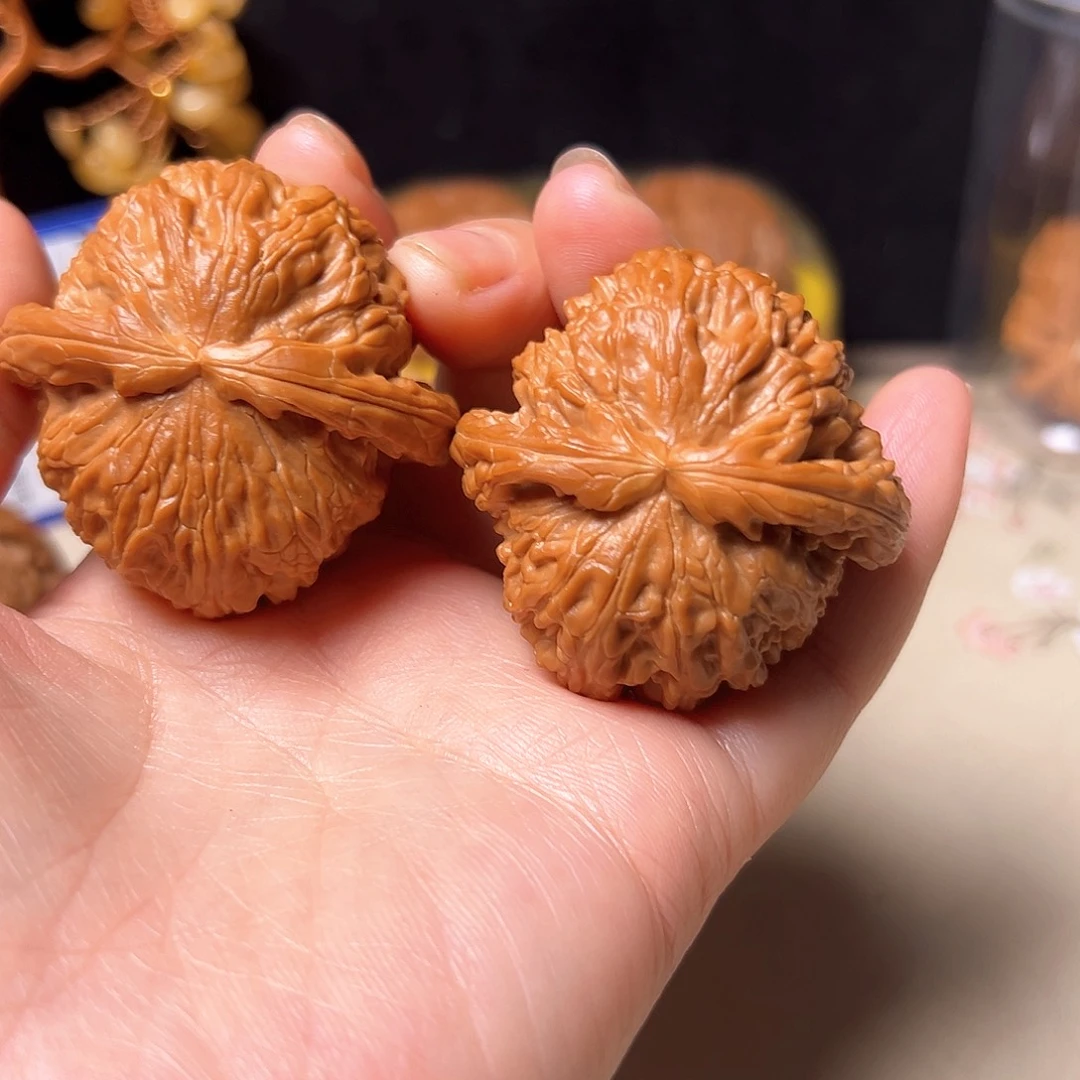 文玩核桃吊坠45白狮子