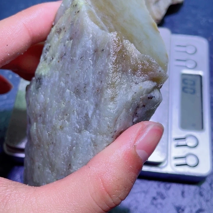 和田玉未镶嵌珠宝半成品