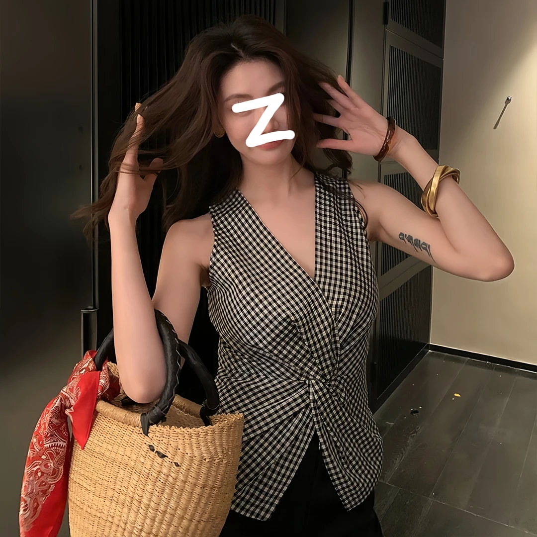 法式辣妹复古无袖背心女2025新款夏季设计感小众扭结显瘦洋气上衣