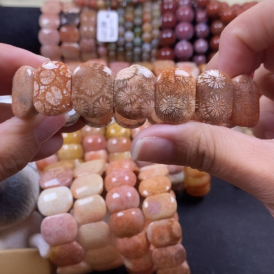 硅化珊瑚（珊瑚玉）未镶嵌手牌皮彩花 13