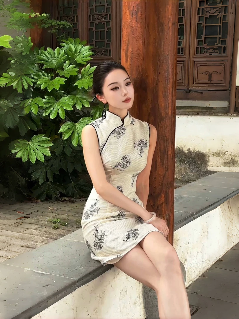 裁一2025新品绣花素雅短款旗袍连衣裙25-84