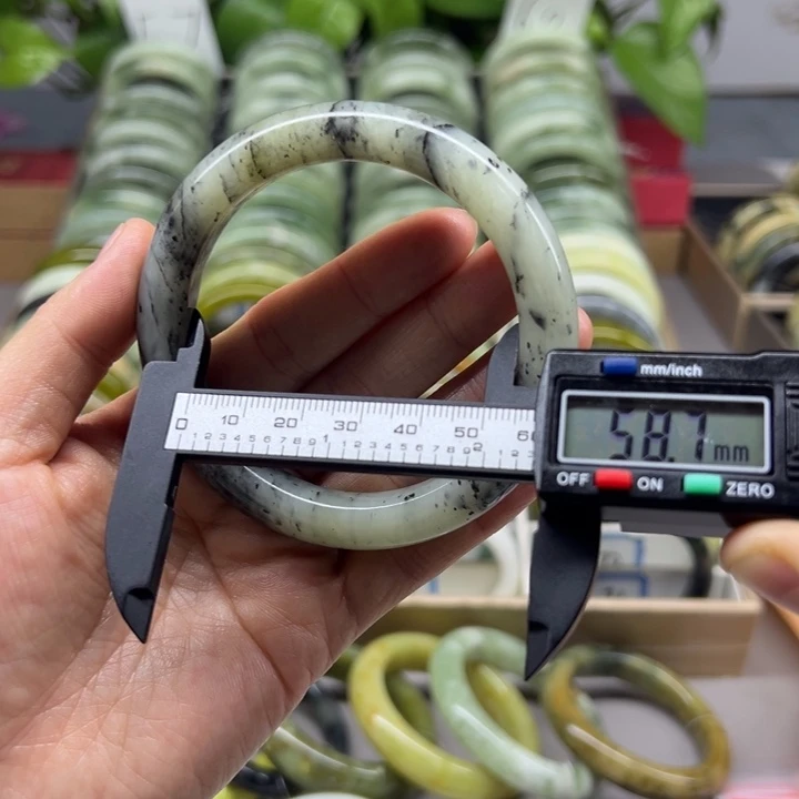 蛇纹石玉未镶嵌手镯56
