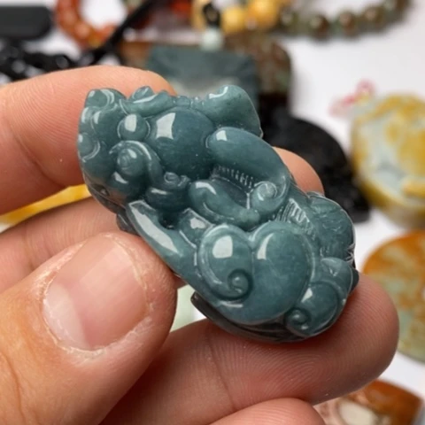 翡翠颈饰未镶嵌翡翠