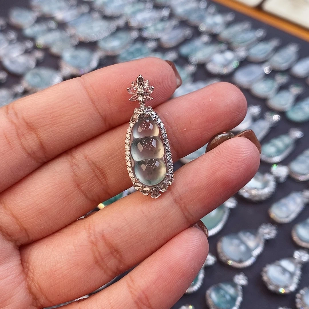 翡翠颈饰未镶嵌小****嘎天然缅甸a货翡翠