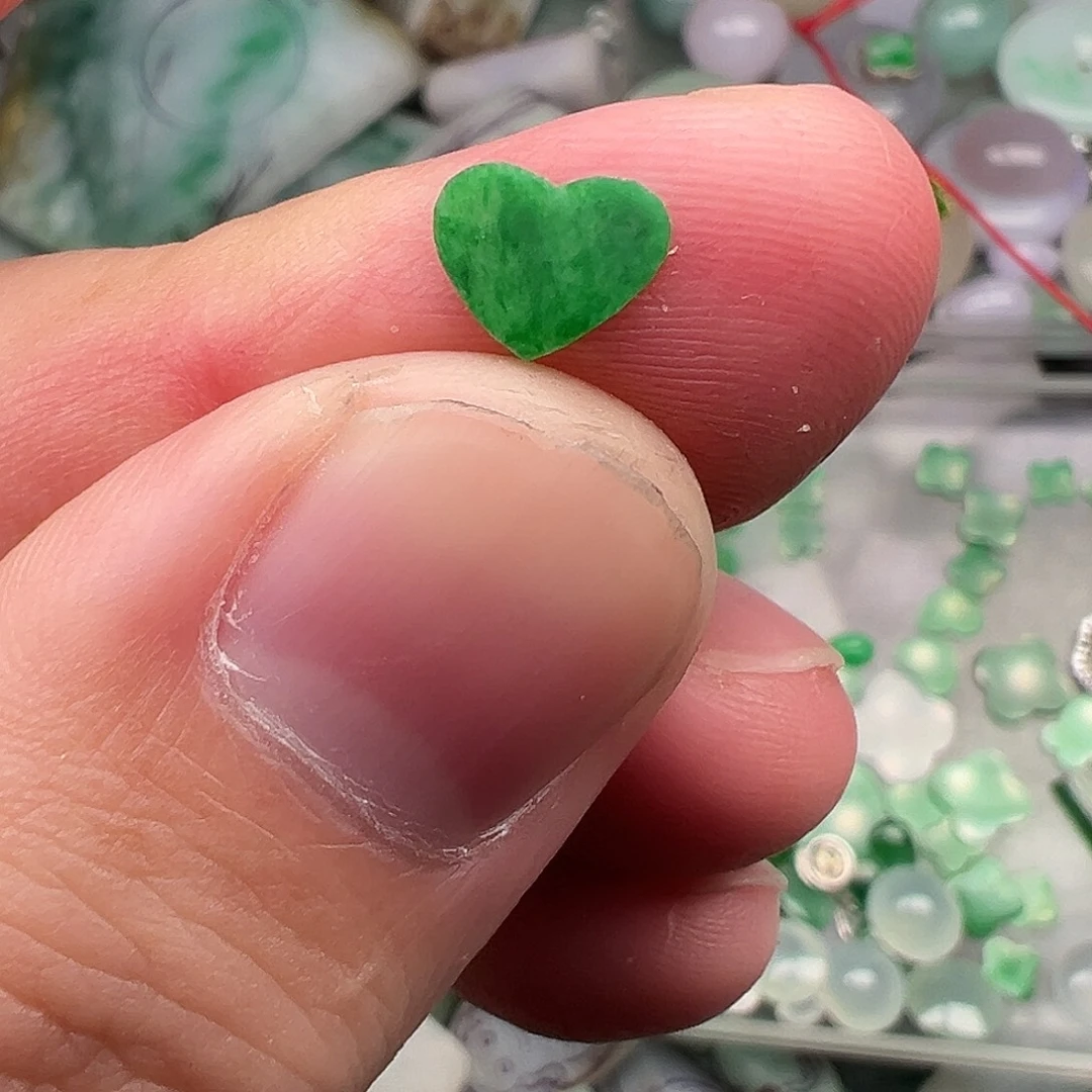 定制翡翠未镶嵌心