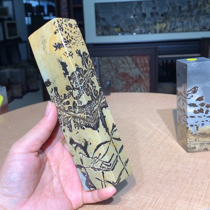 ，广西国画石摆件，收藏观赏