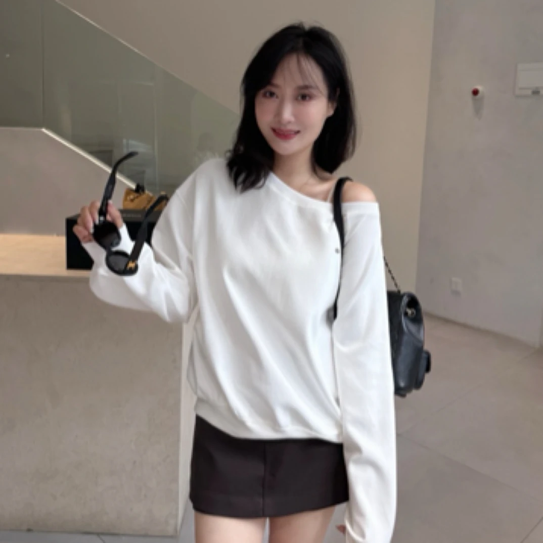 休闲风斜肩miu系长袖卫衣