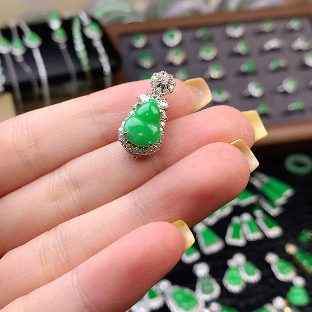 颈饰银S925镶嵌翡翠