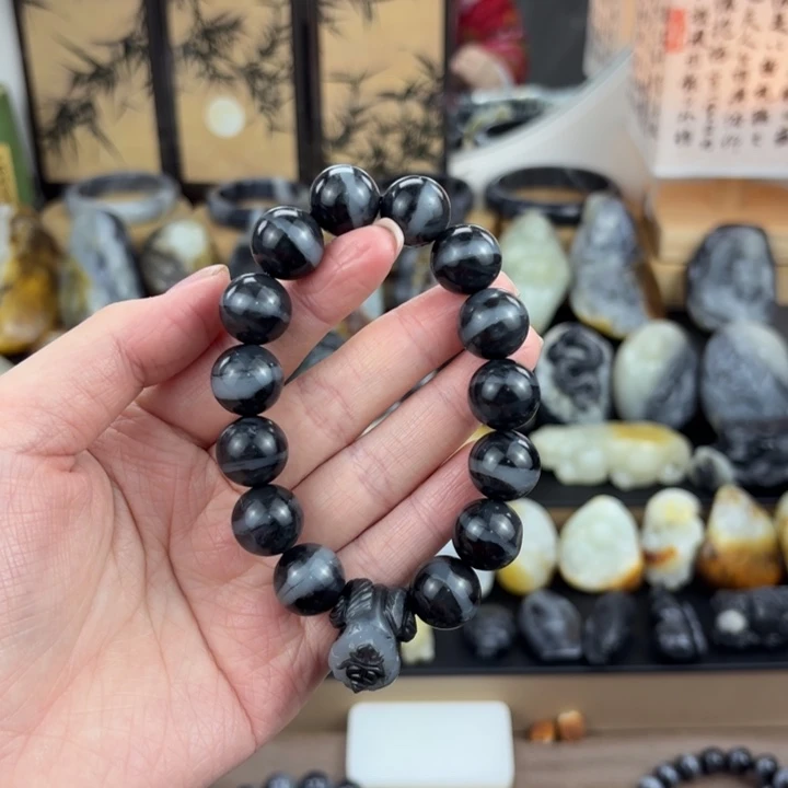 J***R和田玉未镶嵌手链