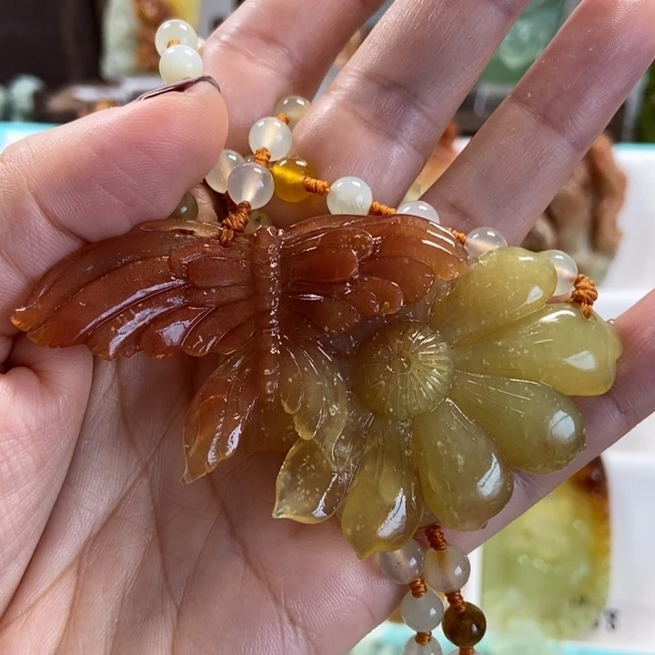 蛇纹石玉颈饰未镶嵌