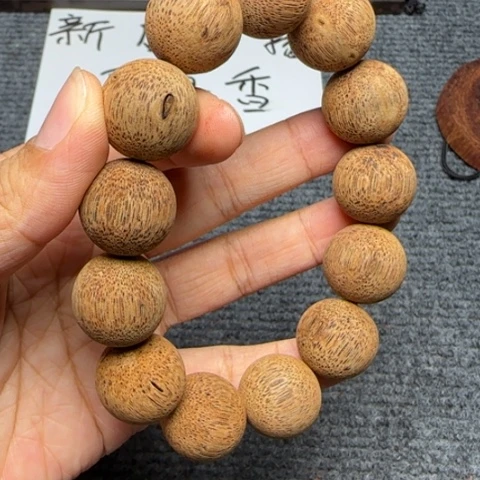 藤类绿油降真香1.8单圈圆珠手串瑕疵