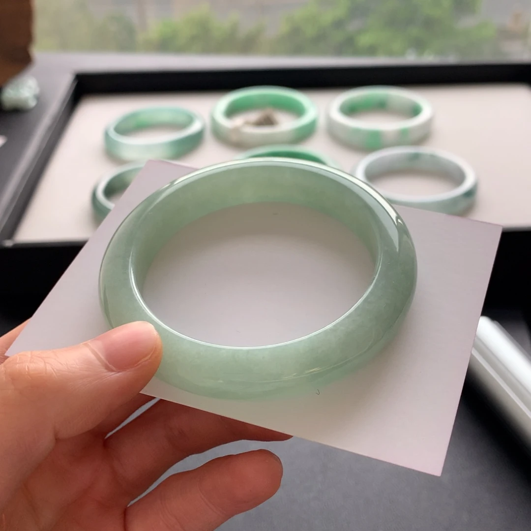 翡翠未镶嵌手镯53.5正圈