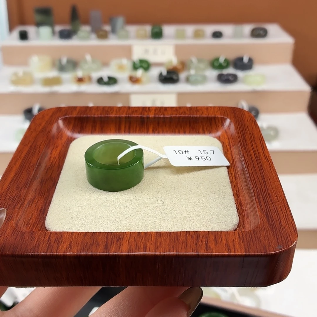 戴***瘾和田玉未镶嵌戒指内径15.7