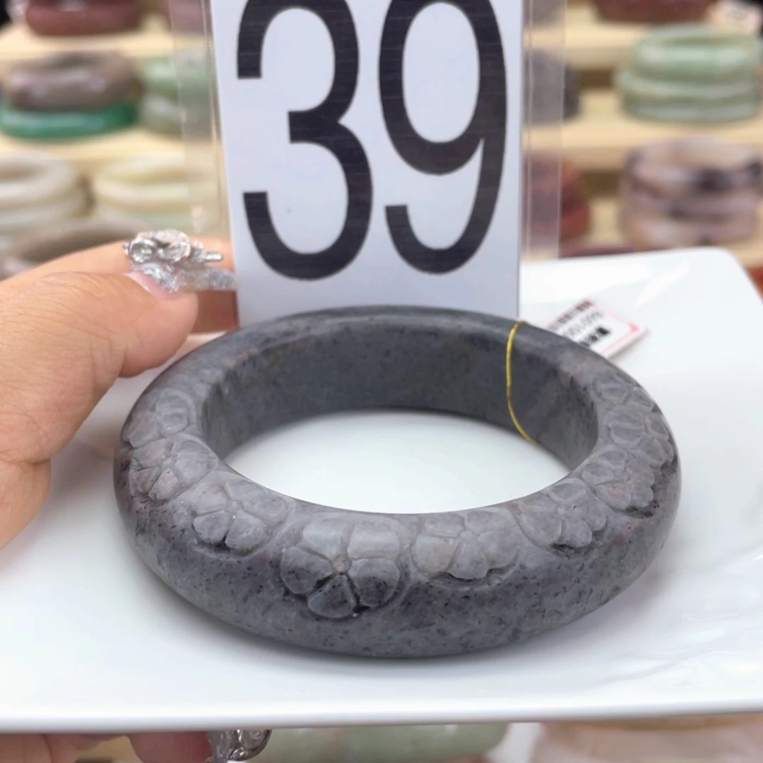 【闪购商品】石英质玉手镯未镶嵌