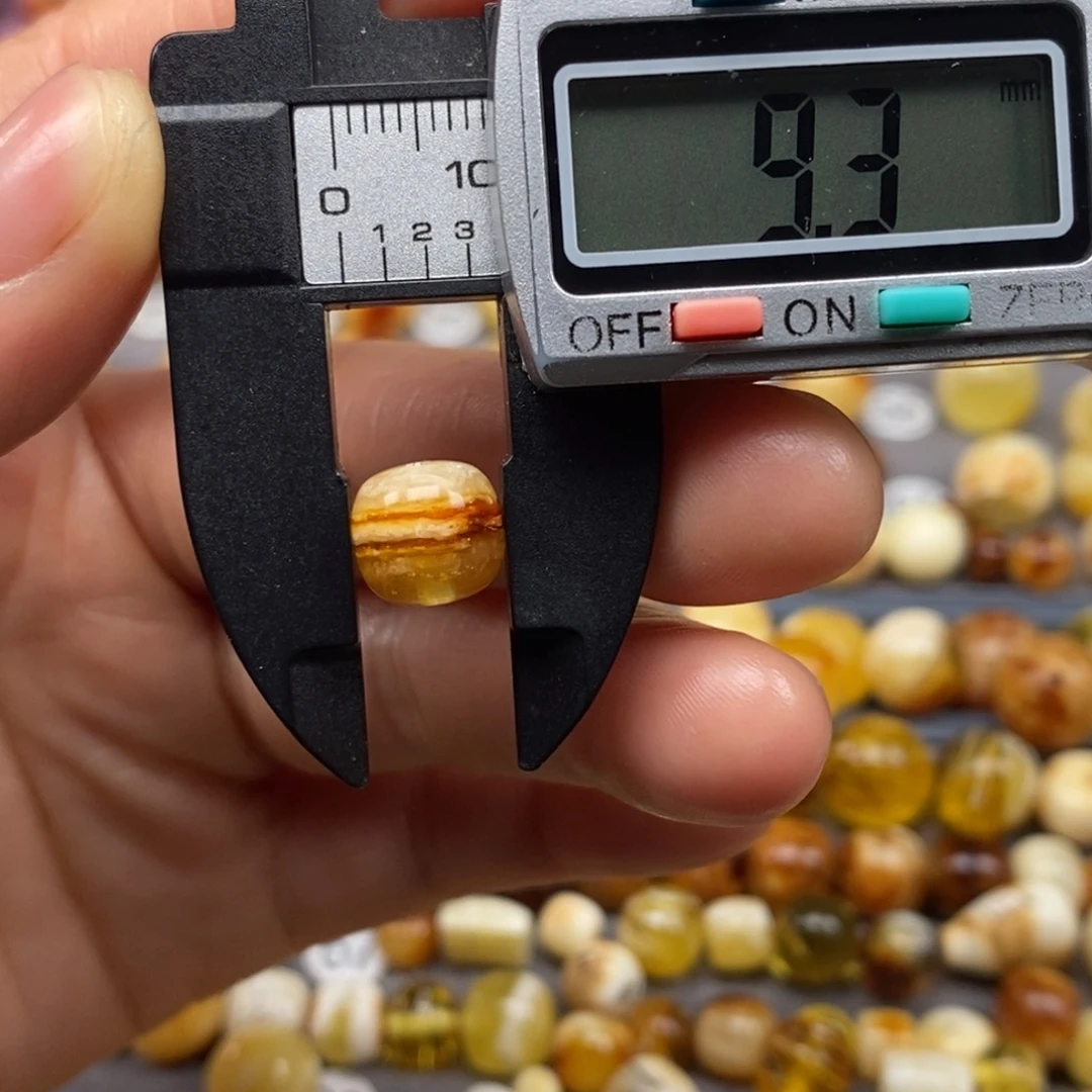 蜜蜡珠宝奇石未镶嵌