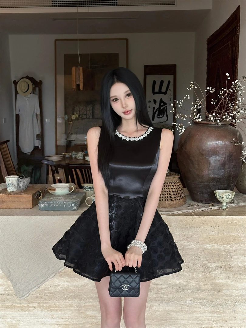 MOONSEE 法式镶钻花朵拼接蓬蓬公主连衣裙女高级感小众气质短裙夏