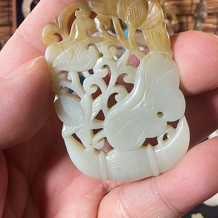 和田玉（糖玉）未镶嵌颈饰