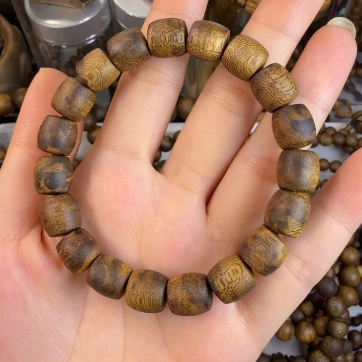 沉香碎屑沉香莺歌绿奇楠1.0鼓珠7克➕