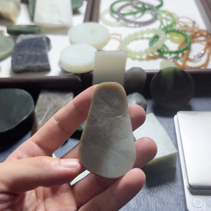 未镶嵌和田玉（糖玉）珠宝半成品