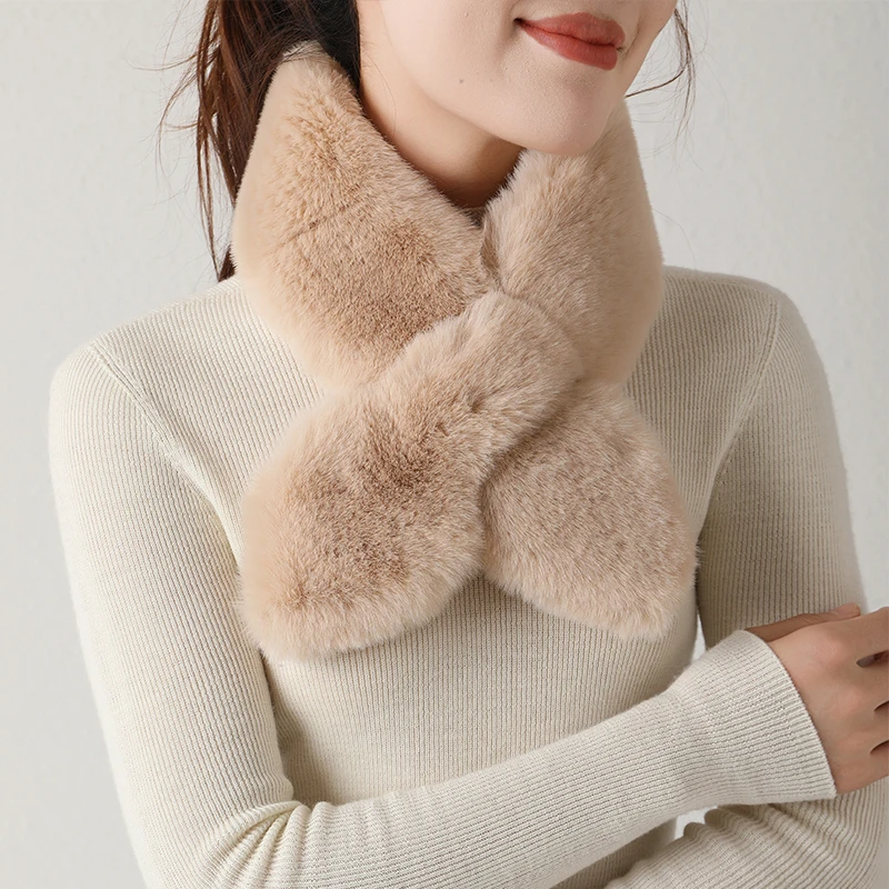 秋冬季女士时尚三角兔毛小围巾百搭围脖加厚保暖纯色柔软亲肤围脖