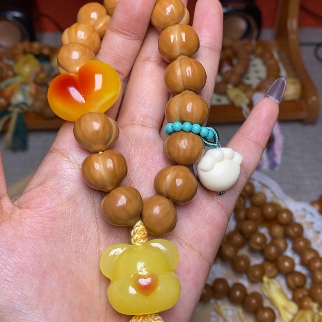 吊坠猴头核桃全品屁桃➕爱心熊头猫爪卡环黄流苏手持【新号补贴款】