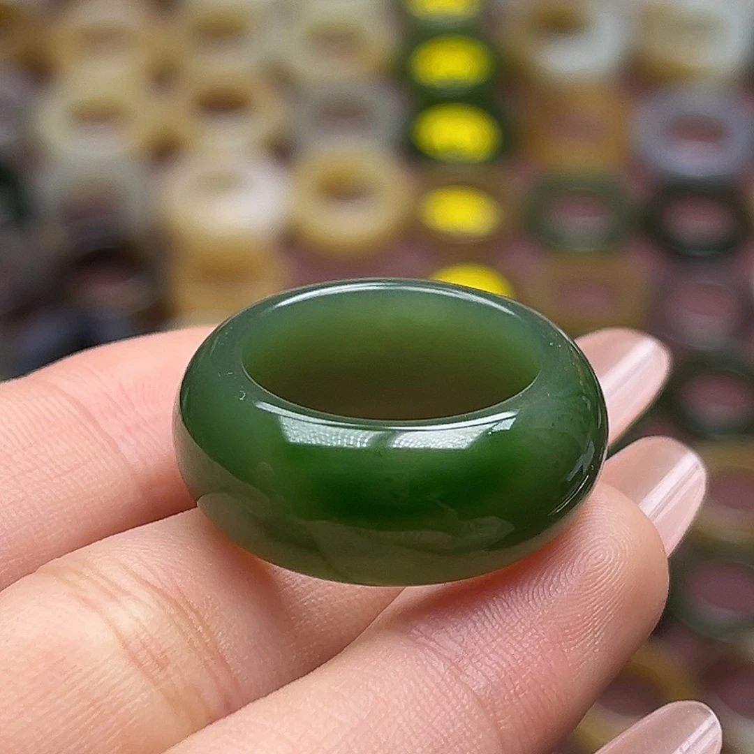 和田玉未镶嵌戒指18.4高货辣绿